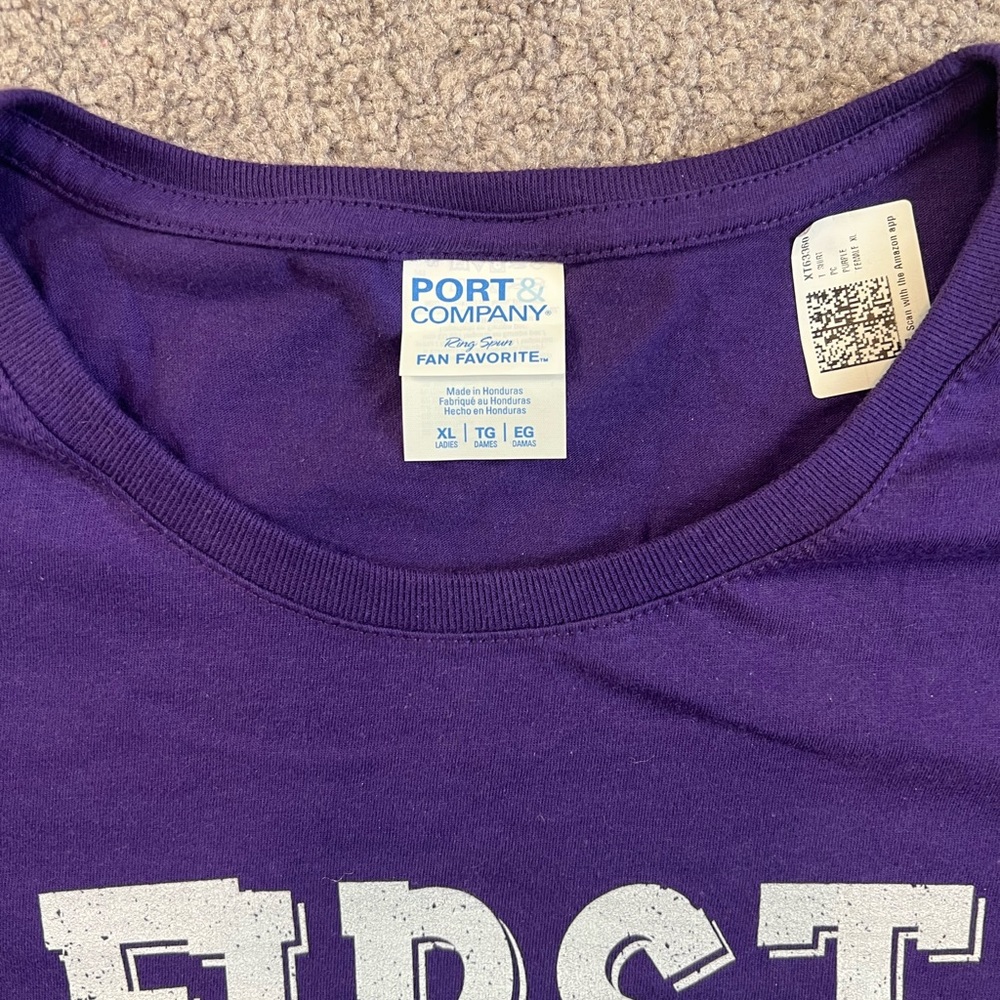 First Grade Rocks T-Shirt. XL.